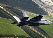 开云体育中国-赛道嘶鸣，绿茵怒吼，人类为何总在突破速度的边界？