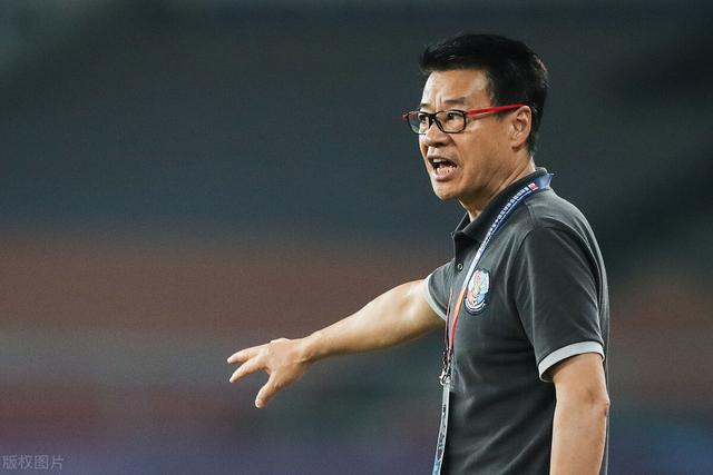 青岛黄海遭遇惨败，连续输球的简单介绍