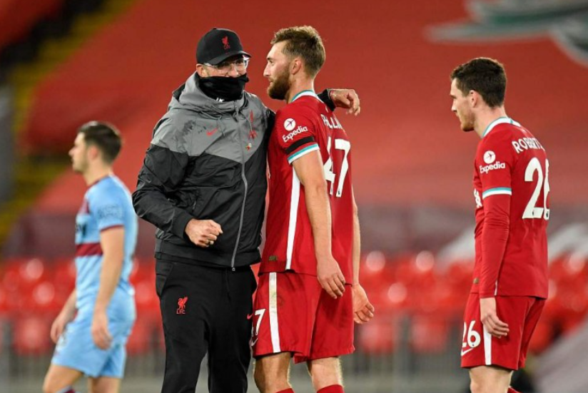 包含阿贾克斯备战曼城，准备千钧一发的词条