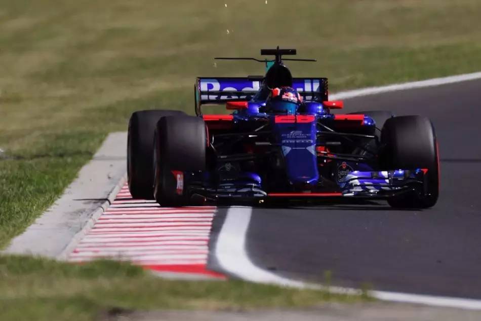 红牛二队翻盘红牛车队,阿隆索带队取胜 红牛二队翻盘红牛车队,阿隆索带队取胜