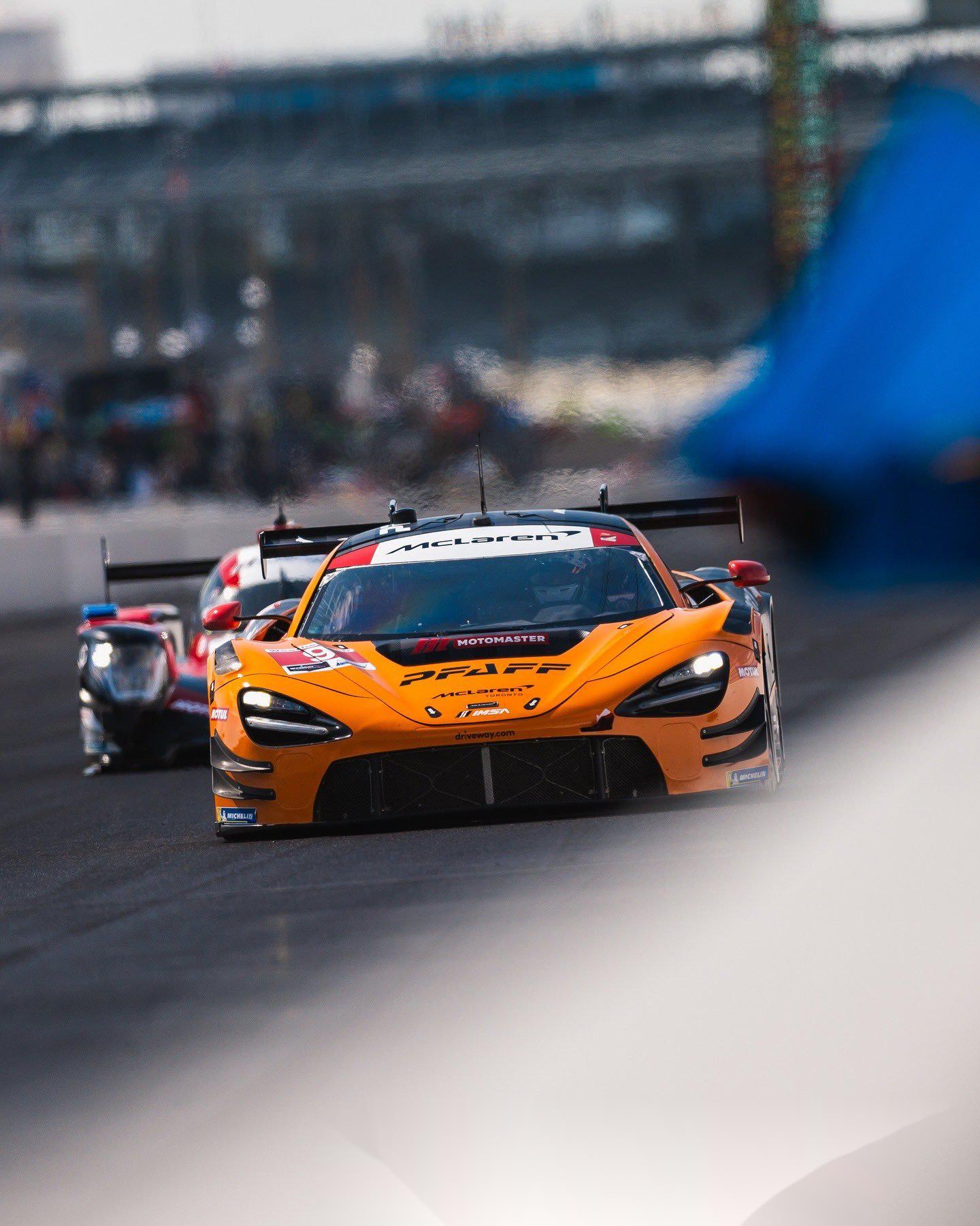 迈凯伦完胜雷诺车队，佩雷兹惊艳四座