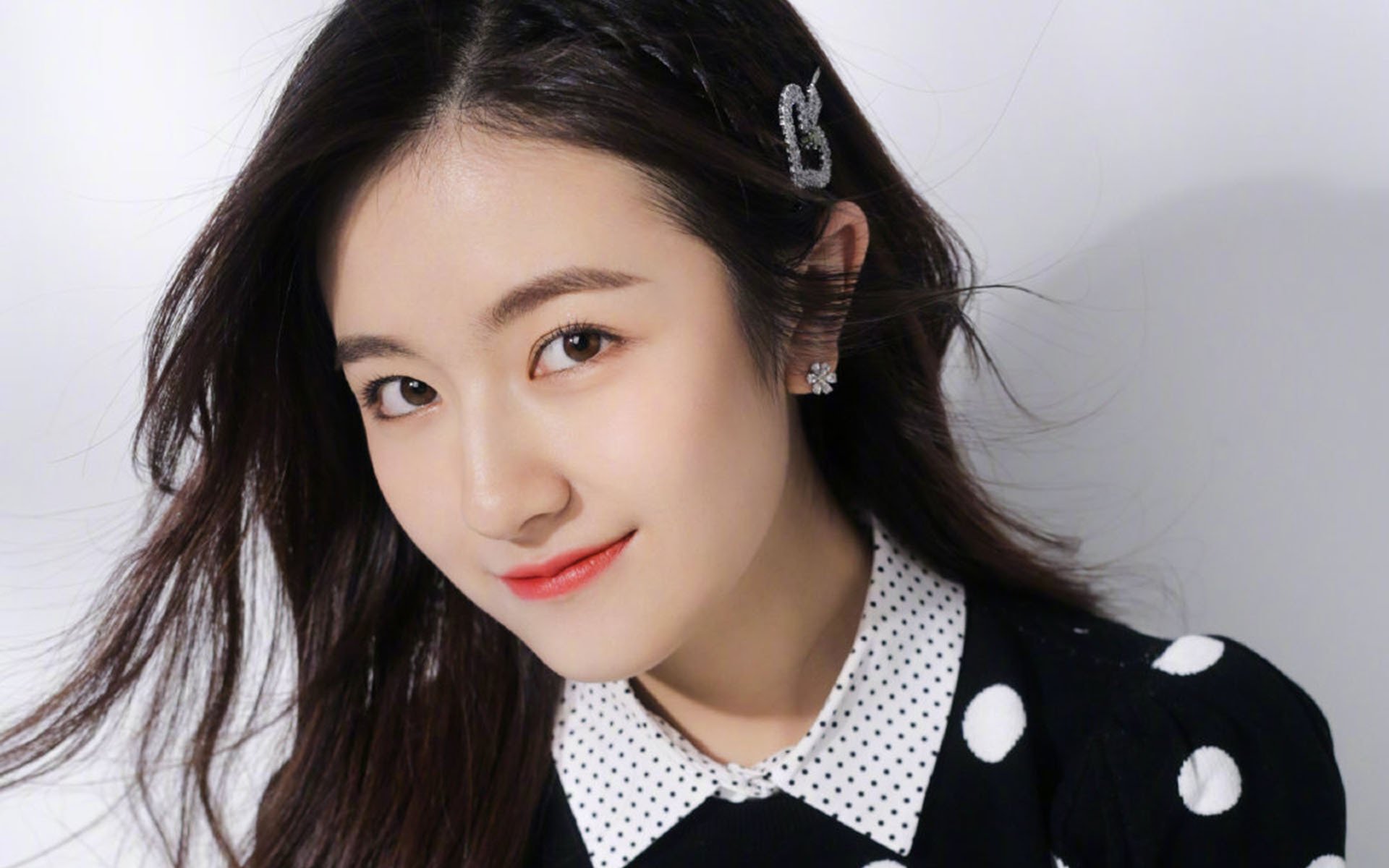 绿茵场与硬木球场的交响，威尔士节奏颠覆多特蒙德，黄喜灿跨界接管NBA季后赛