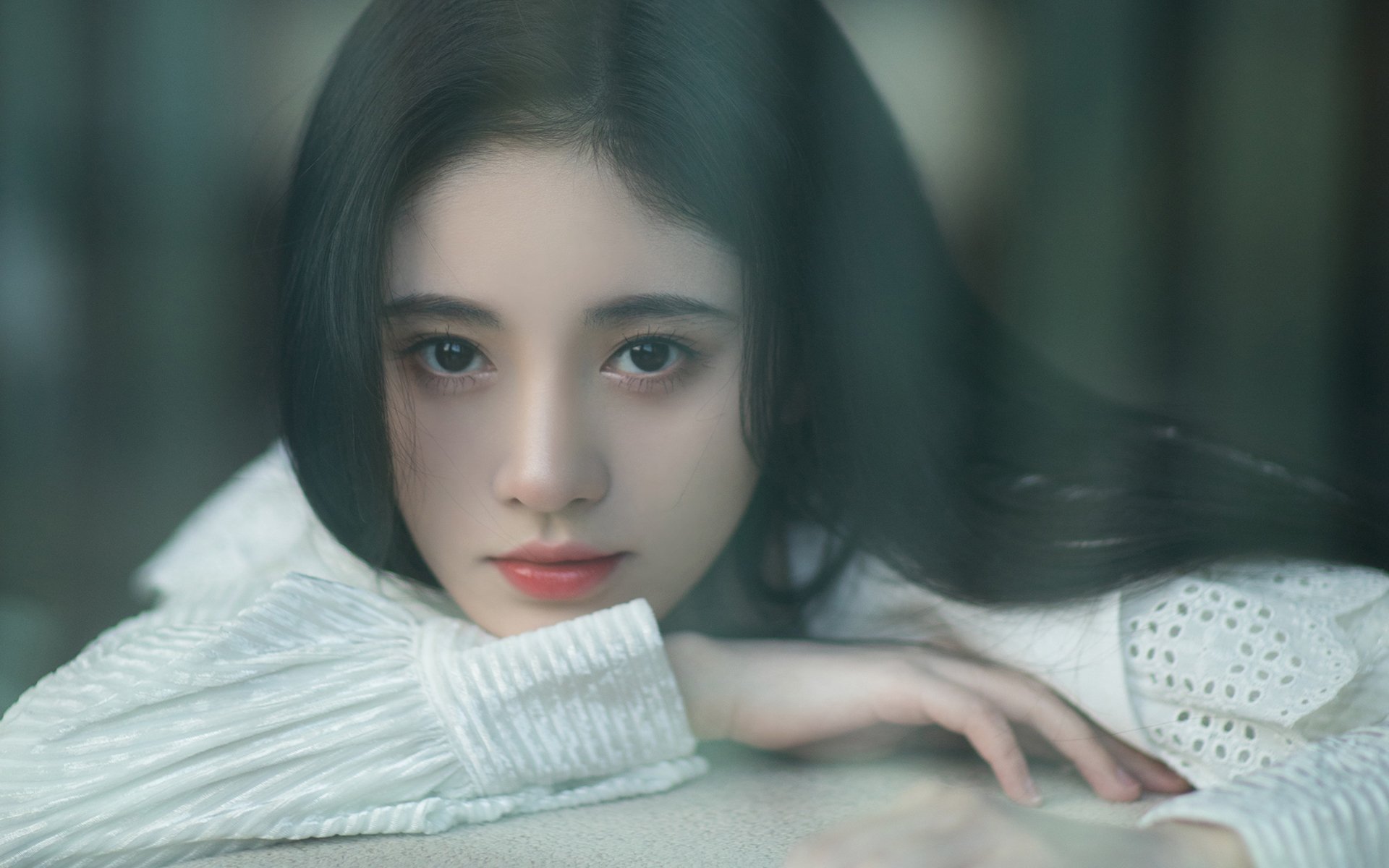 赛道嘶鸣，绿茵怒吼，人类为何总在突破速度的边界？